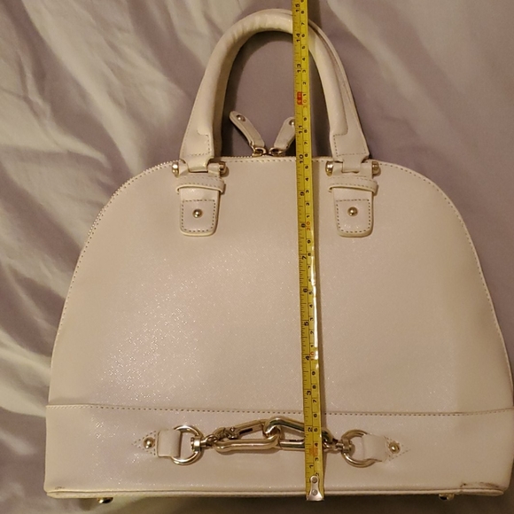 Classic Handbag - Picture 7 of 7